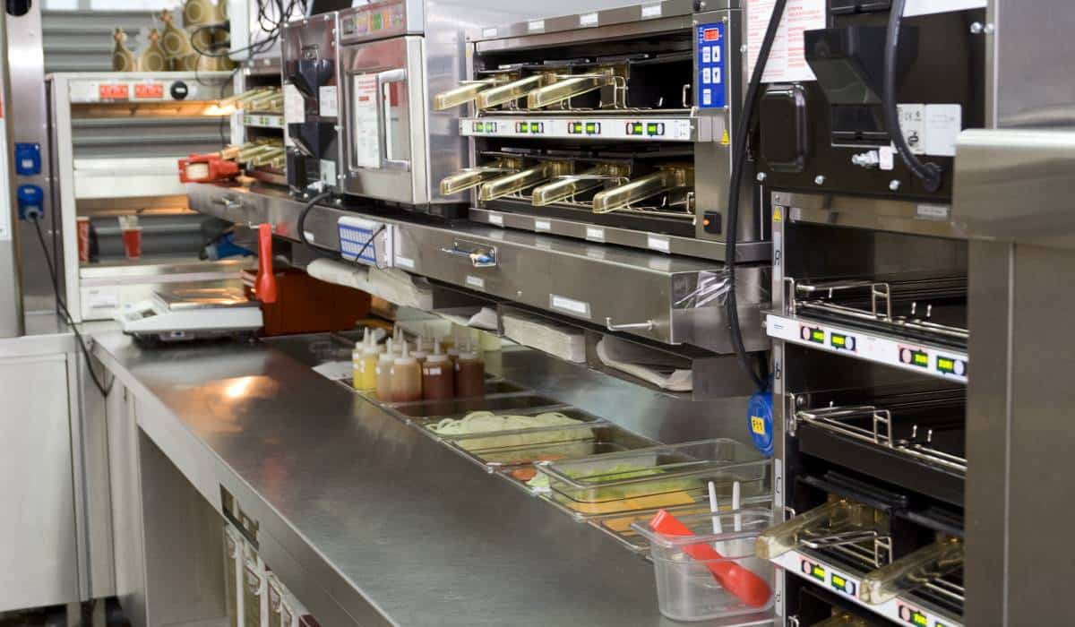 Commodore-Restaurants-Kitchen